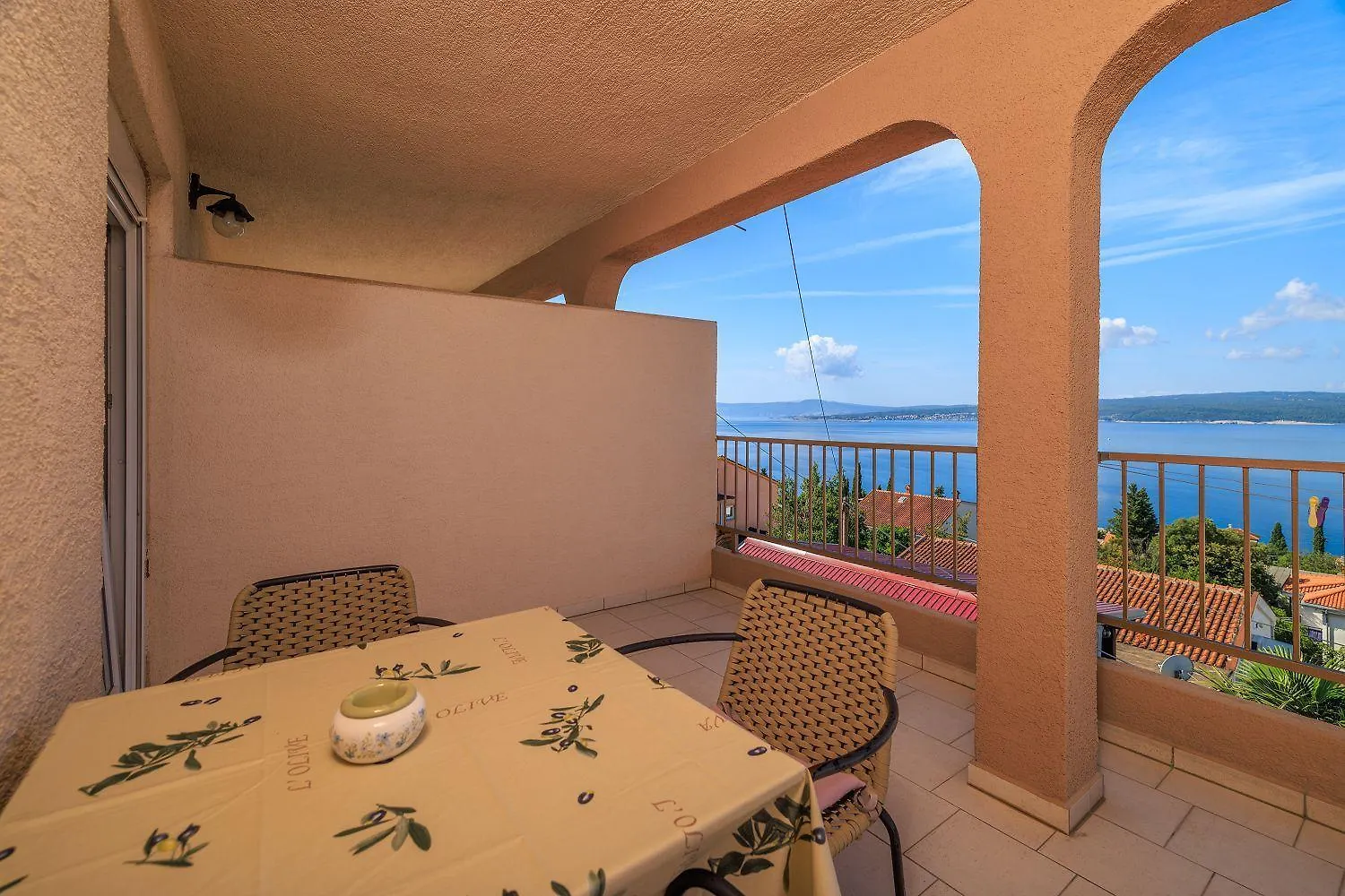 Komfortables Apartment Nur 350 Meter Zum Strand Mit Meerblick, Pool, Aussendusche Dramalj 0*,  Croatia