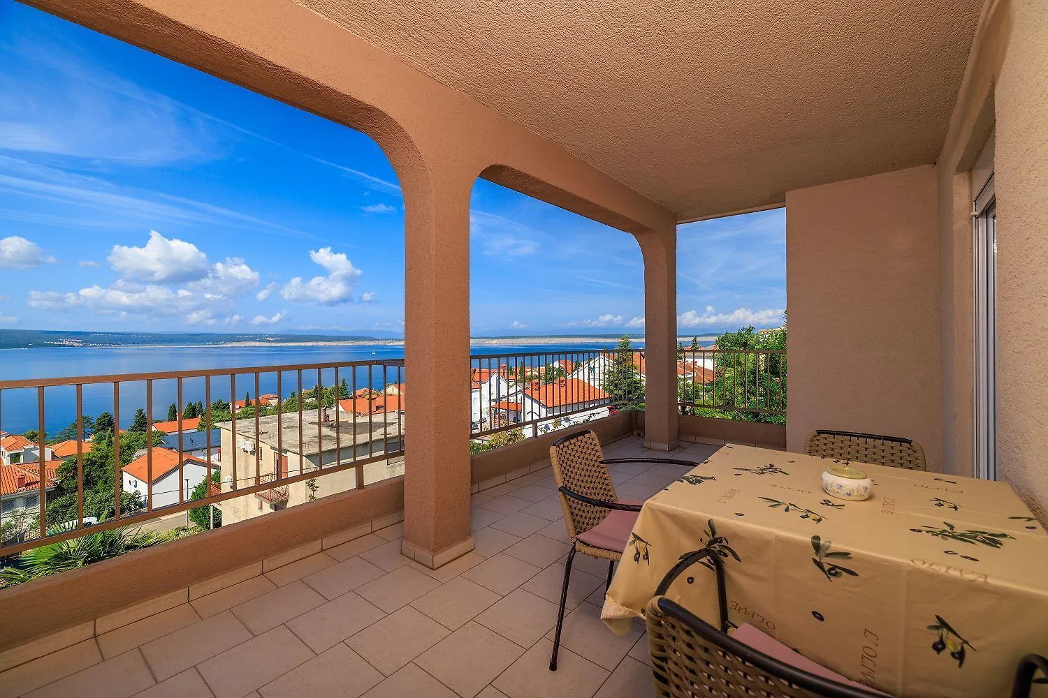 Komfortables Apartment Nur 350 Meter Zum Strand Mit Meerblick, Pool, Aussendusche Dramalj 0*,  Croatia