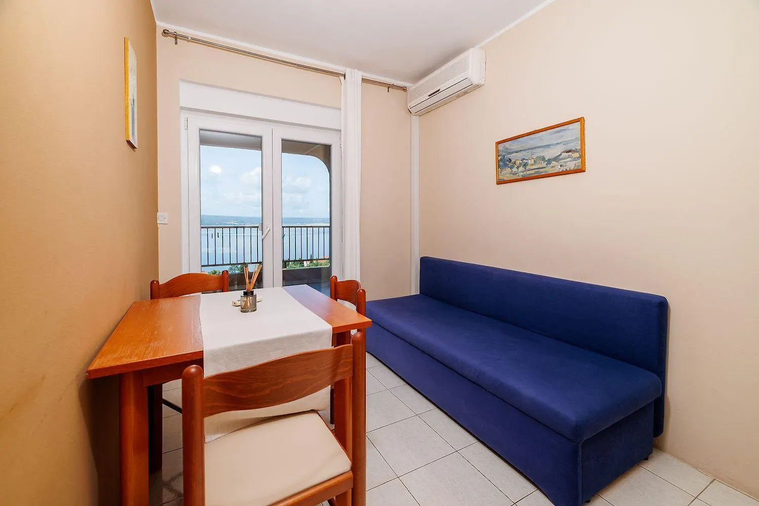 Komfortables Apartment Nur 350 Meter Zum Strand Mit Meerblick, Pool, Aussendusche Dramalj